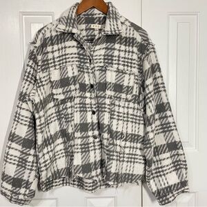 POL Plaid Oversized Shacket Asymmetrical Raw Hemline Women’s M Boho Comfy Casual